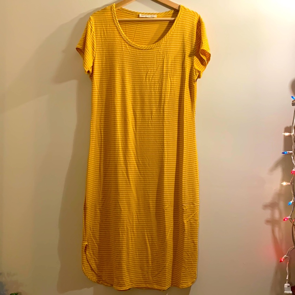 Tiffany & Grey Gold T-Shirt Dress (Size L)